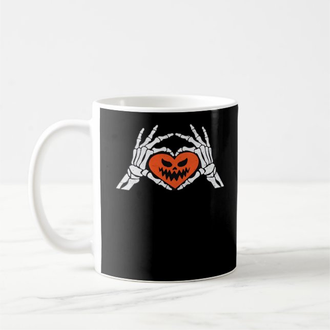 Skeleton macht ein unheimliches Halloween-Herz-Kla Kaffeetasse (Links)