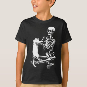 Skeleton mit einem katzenartigen Halloween-Kostüm  T-Shirt