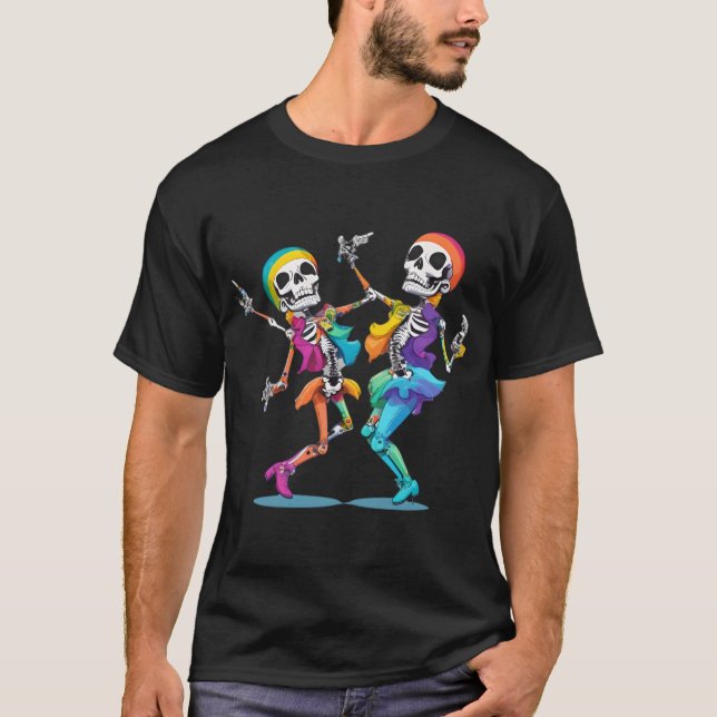 Skeleton Pirates Dancing Rainbow T-Shirt (Vorderseite)