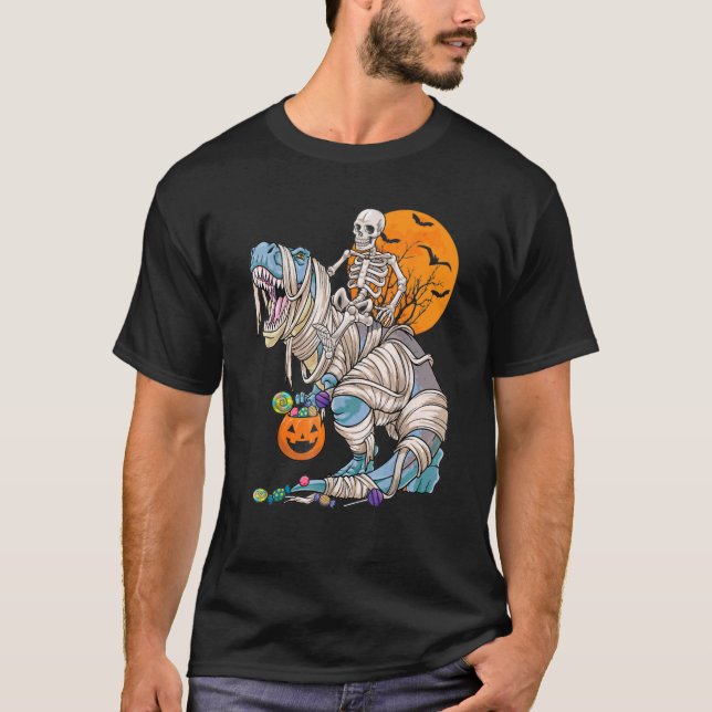 Skeleton Riding Mummy Dinosaur Rex Halloween Pump T-Shirt (Vorderseite)