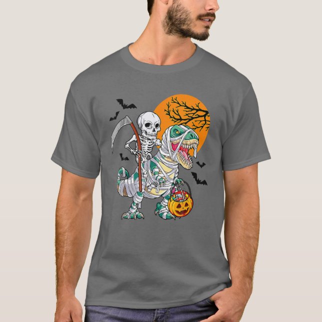 Skeleton Riding Mummy Dinosaur T Rex Halloween Spa T-Shirt (Vorderseite)