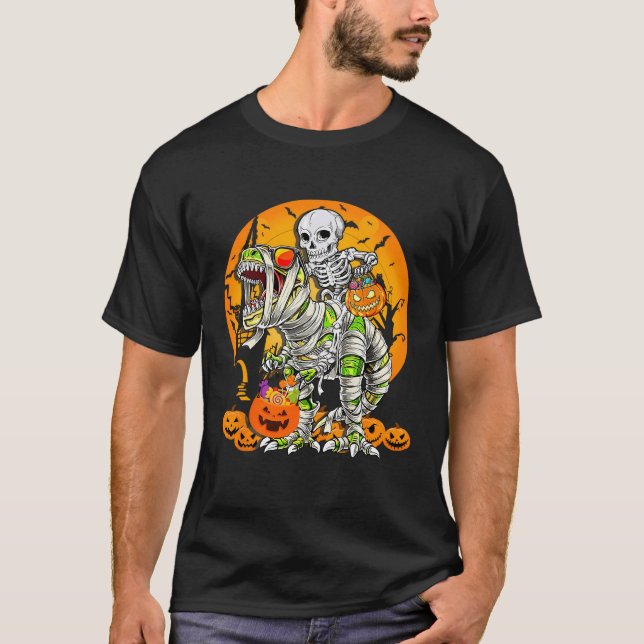 Skeleton Riding Mummy Dinosaur T Rex Halloween Spa T-Shirt (Vorderseite)