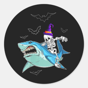 Skeleton Riding Shark Funny - Crazy Halloween Gesc Runder Aufkleber
