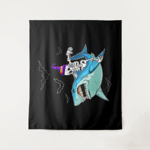 Skeleton Riding Shark Funny - Crazy Halloween Gesc Wandteppich
