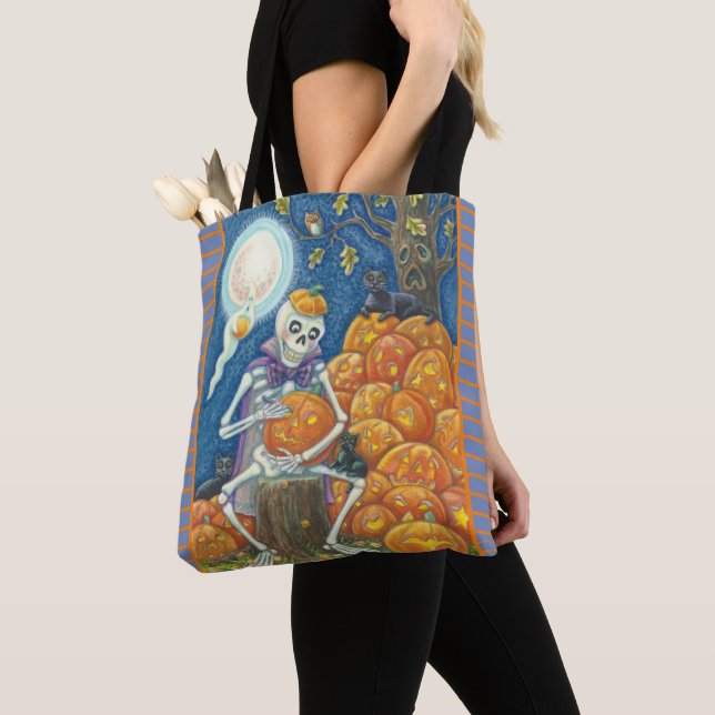 SKELETON, SCHWARZE KATZEN, JACK SOLLTEN SCHWANKEN (Von Nahem)