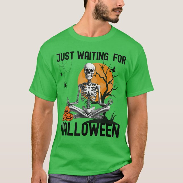 Skeleton Summer Spooky Vibes Just Waiting For Hall T-Shirt (Vorderseite)