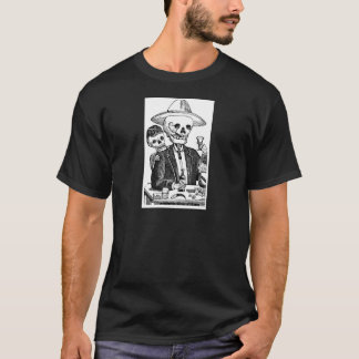 Skeleton trinkender Tequila und Rauchen T-Shirt