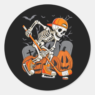 Skelett beim Hockey spielen Lustiges Halloween Män Runder Aufkleber