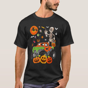 Skelett Holding Candy Basket Pumpkin on Monster T T-Shirt