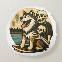 Skelett mit Hund auf einem gespenstischen See Horr Rundes Kissen