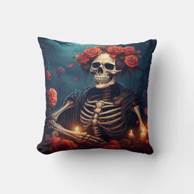 Skelett mit Krone von Rose Kissen (Vorderseite)