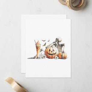 Skelett mit Kürbis und trinken. Halloween. Mitteilungskarte