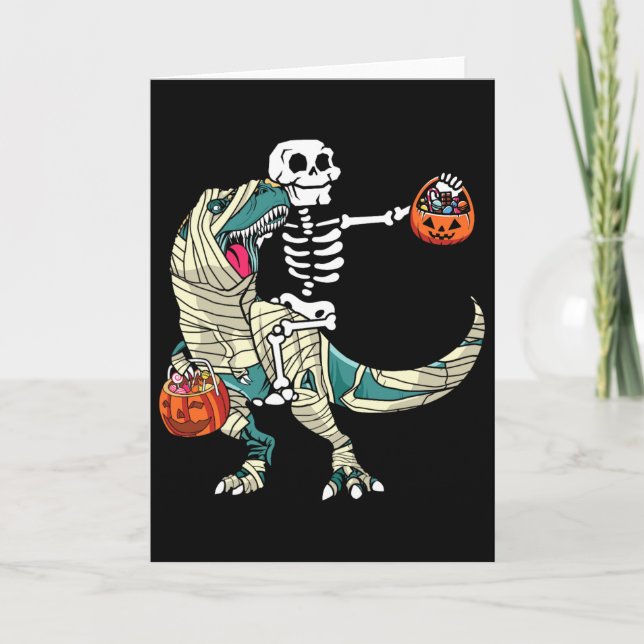 Skelett-Reitende-Mumie-Dinosaurier-T-Rex-Halloween Karte (Vorderseite)