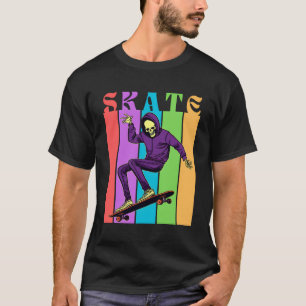 Skelett Skateboarder fährt Retro Vibe by King T-Shirt