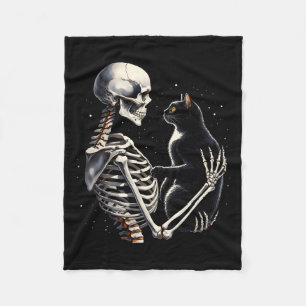 Skelett spielt mit einer Katze Grafik-Totenkopf-Ka Fleecedecke