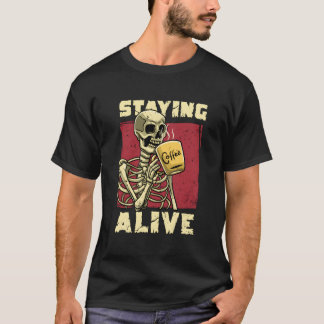 Skelett trinkt Kaffee Halloween Bleibt am Leben G T-Shirt