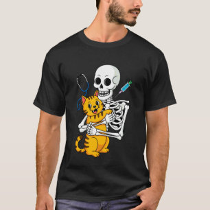 Skelett umarmende Katze Lustiger Tierarzt Katzenli T-Shirt