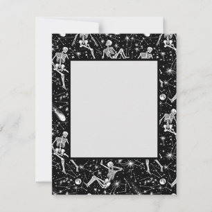 Skelette im Weltraumhintergrund Feiertagskarte