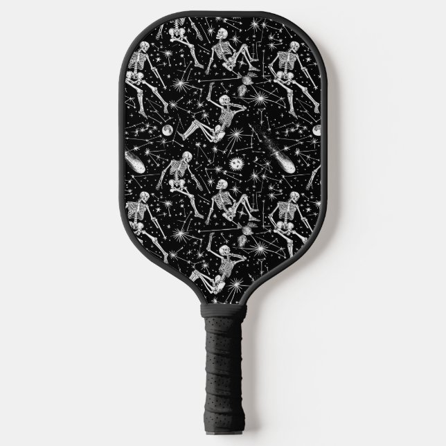 Skelette im Weltraumhintergrund Pickleball Schläger (Vorderseite)