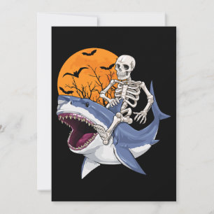 Skeletter Riding Shark Funny Halloween Kostümjäger Einladung