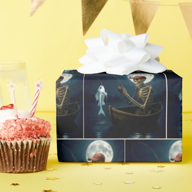 Skelettfischen in einem Holzrowboat Geschenkpapier (Geburtstagsparty)
