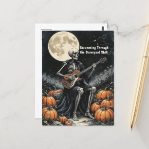 Skelettgitarrist auf Vollmond mit Pumpkins Postkarte