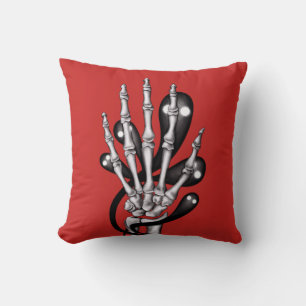 Skeletthand mit Geistern Kissen