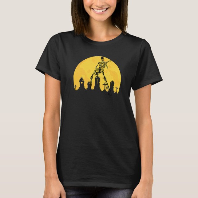 Skeletton, der in Spooky Moonlit elektrische Gitar T-Shirt (Vorderseite)