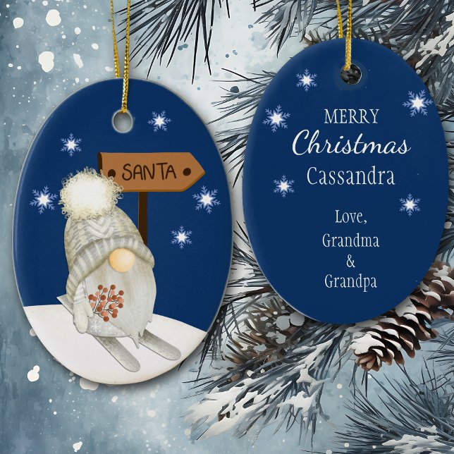 Ski Gnome auf der Suche nach Santa Kids Keramik Ornament (Von Creator hochgeladen)