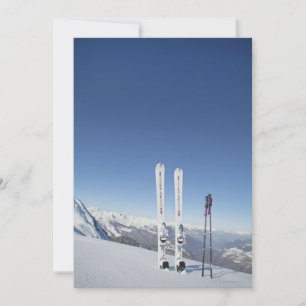 Ski und Skistöcke