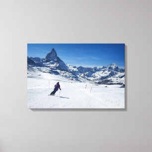 Skifahren mit Matterhorn in Zermatt, Schweiz Leinwanddruck