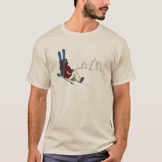 Skifahrer, der auf dem Berg sich entspannt T-Shirt