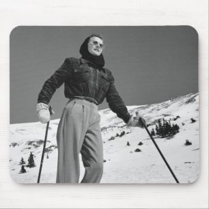 Skifahrerin Mousepad