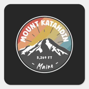 Skiing Mount Katahdin - Maine Quadratischer Aufkleber