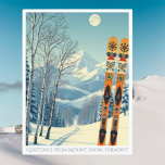 Skiraum Snow Vermont Rückweg Postkarte<br><div class="desc">Hallo aus den schneebedeckten Bergen des Mount Snow,  Vermont,  USA! Wir hoffen,  dass Sie einen wunderschönen Skiurlaub haben. Diese Postkarte zeigt eine wunderschöne,  blau-graue Berglandschaft mit Retro-Skischulen in orangefarbenem Stammesmuster. Alle Textsätze können an Ihren Anzug angepasst werden!</div>