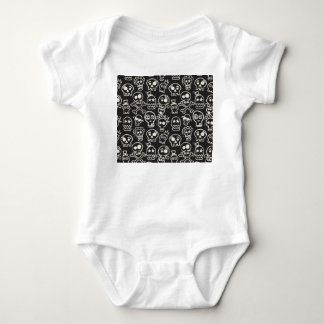 Skizzenhafter schwarzer Totenkopf nahtloser Hinter Baby Strampler