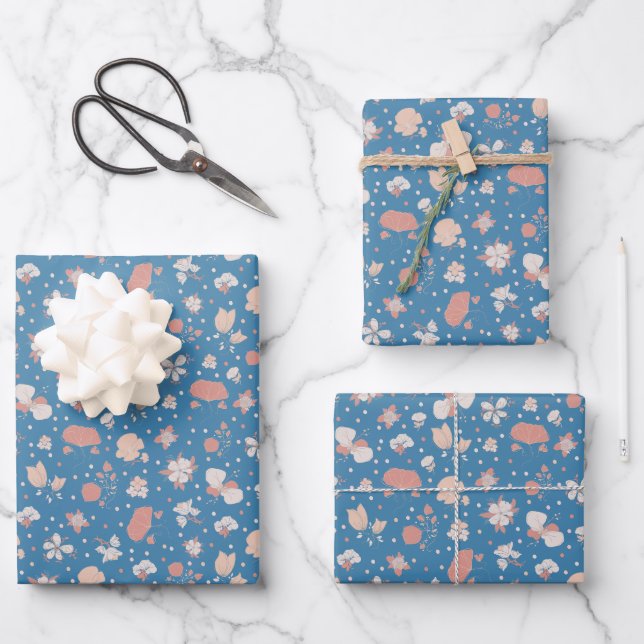 Skizzierte Blumen auf Azure Geschenkpapier Set (Vorderseite)