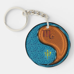 Skorpio und Holzaffe Schlüsselanhänger