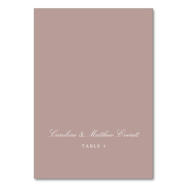 Skript Eleganter Benutzerdefinierter Name Mauve Pl Tischnummer (Vorderseite)