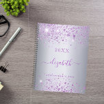 Skript für den lila Glitzer Planer<br><div class="desc">Ein Imitat silber aussehender Hintergrund mit lila Imitat Glitzer. Personalisieren Sie Ihren Namen und fügen Sie ihn hinzu. Der Name wird mit einem modernen handgeschriebenen Stilskript mit Swashes geschrieben. Um die Swashes behalten,  löschen Sie nur den Beispielnamen,  verlass die Leerzeichen oder Emoji's vor und nach dem Namen.</div>