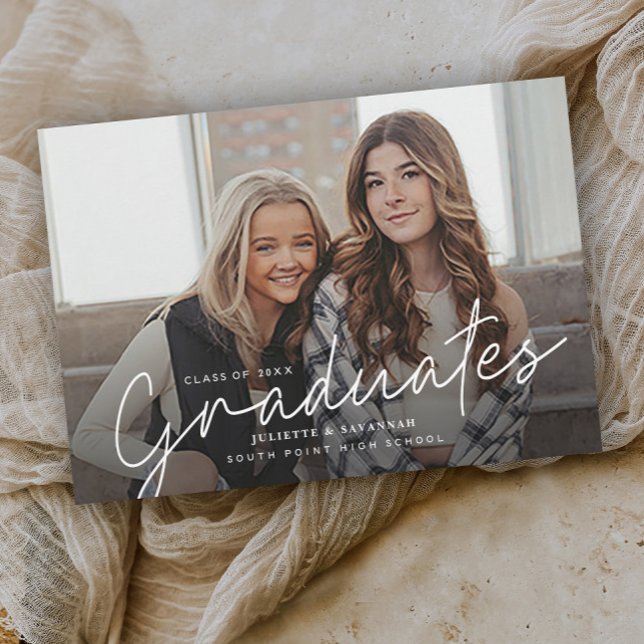 Skriptmehrstufige Abschluss Einladung (Handwritten multiple graduates photo graduation invitations.)