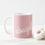 Skriptname Benutzerdefiniertes Geschenk Rosa Weiße Kaffeetasse<br><div class="desc">Geben Sie dem Kaffee- oder Teeliebhaber in Ihrem Leben diese benutzerdefinierte Skriptname-Tasse. Personalisieren Sie den Namen und den Getränketyp. In Rosa und Weiß. Es ist ein wunderbares Geschenk für Abschluss,  Muttertag,  Weihnachten,  Geburtstage und Brautmädchen. Teil einer Sammlung von Parcel Studios.</div>