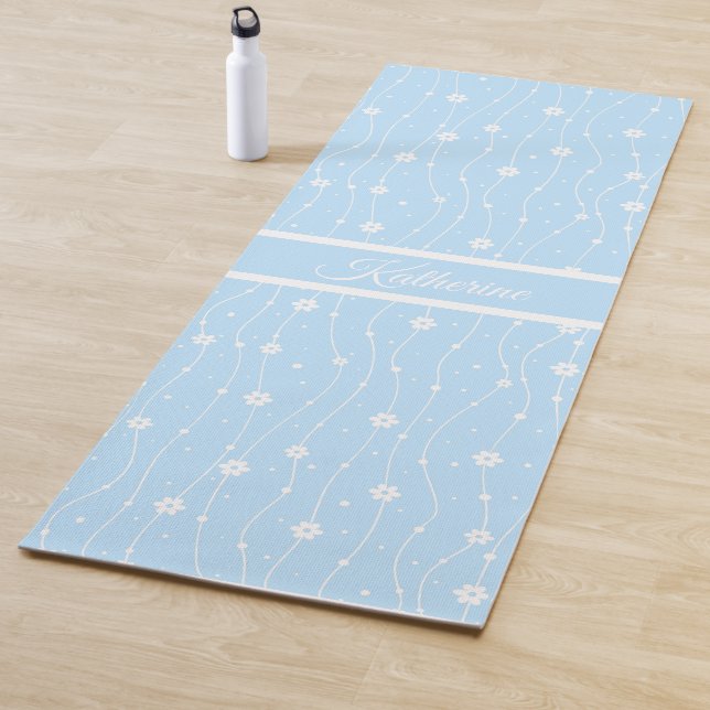 Skriptname Whimsical Blue Daisy Floral  Yogamatte (Beispiel)