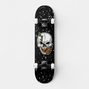 Skull and Monarch Butterfly Digitale Kunst Skateboard