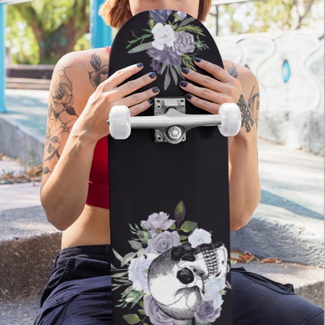 Skull Goth Black White Floral Flower Skateboard (Von Creator hochgeladen)