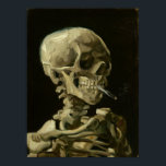 Skull mit brennender Zigarette von Van Gogh Poster<br><div class="desc">Über die Arbeit Schädel mit Burning Cigarette (1885) Skull with Burning Cigarette (Niederländisch: Kop van een skelet met brandende sigaret) ist ein unlimitiertes Gemälde von Vincent van Gogh, Teil der ständigen Sammlung des Van Gogh Museums in Amsterdam. Wahrscheinlich wurde sie im Winter 1885-86 als humorvolle Bemerkung zu konservativen akademischen Praktiken...</div>