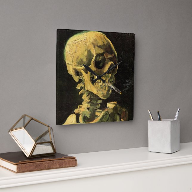 Skull mit brennender Zigarette von Vincent van Gog Quadratische Wanduhr (Büro)