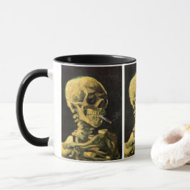 Skull mit brennender Zigarette von Vincent van Gog Tasse
