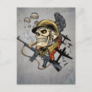 Skull mit Helm, Flugzeugen und Bomben Postkarte