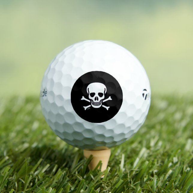 Skull n Bones Black Taylor Made TP5 Golfbälle (Insitu T-Shirt)
